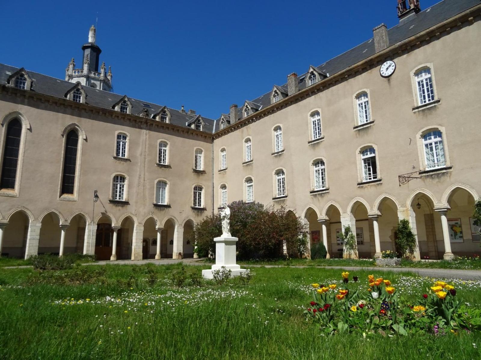 Le Grand Couvent De Gramat Hotel Exterior photo